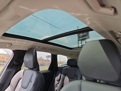 2023 Volvo XC60 B5 AWD Plus Dark Theme