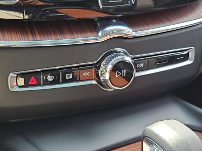 2023 Volvo XC60 B5 AWD Plus Dark Theme