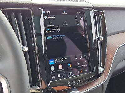 2023 Volvo XC60 B5 AWD Plus Dark Theme