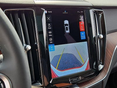 2023 Volvo XC60 B5 AWD Plus Dark Theme