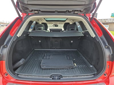 2023 Volvo XC60 B5 AWD Plus Dark Theme