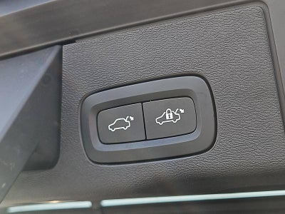 2023 Volvo XC60 B5 AWD Plus Dark Theme