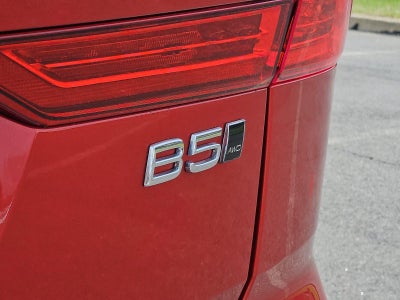 2023 Volvo XC60 B5 AWD Plus Dark Theme