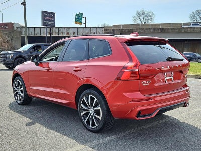 2023 Volvo XC60 B5 AWD Plus Dark Theme