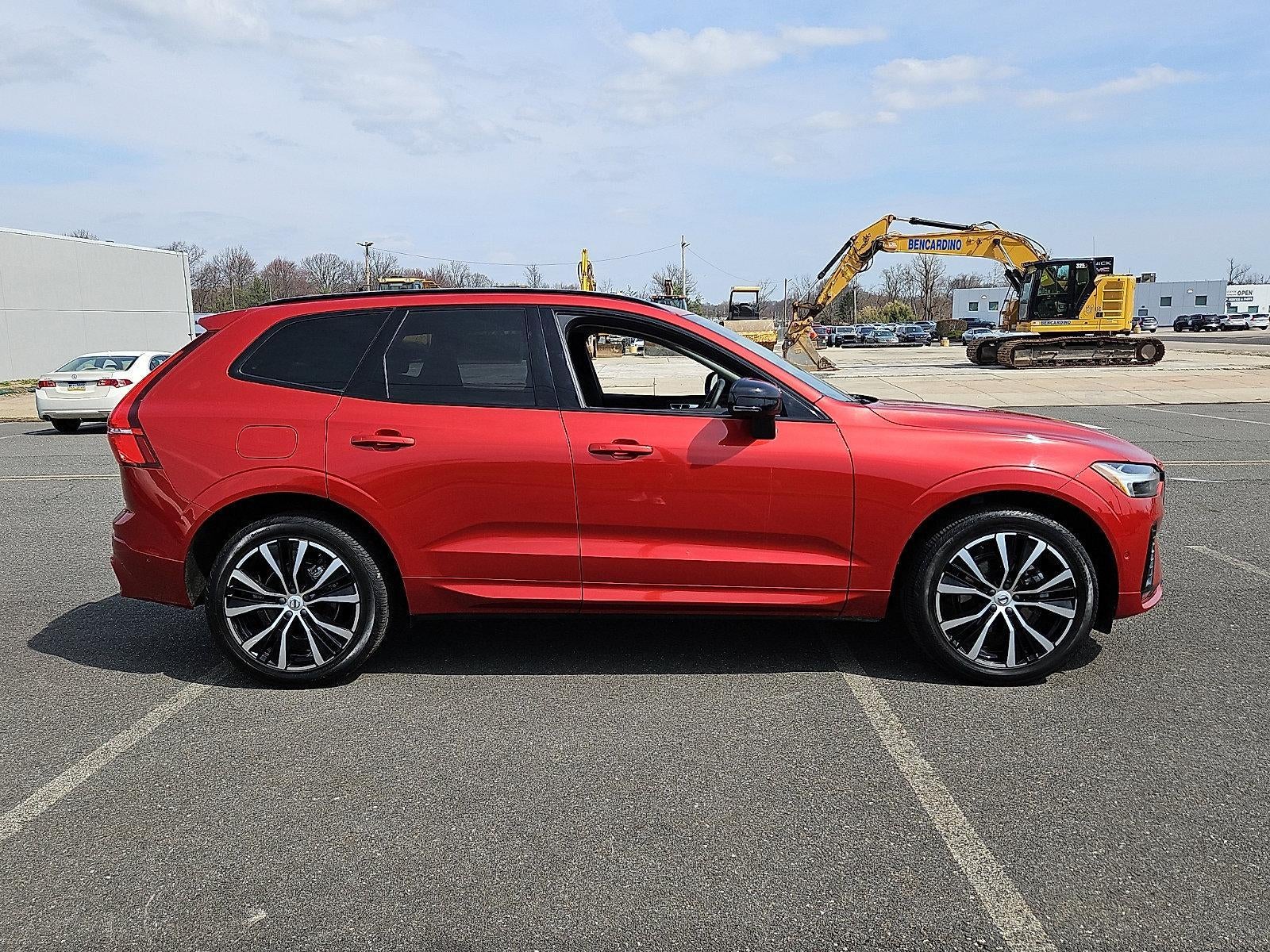 2023 Volvo XC60 B5 AWD Plus Dark Theme