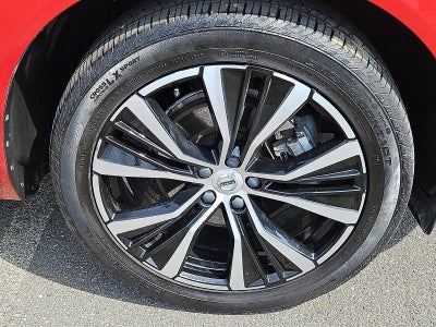 2023 Volvo XC60 B5 AWD Plus Dark Theme