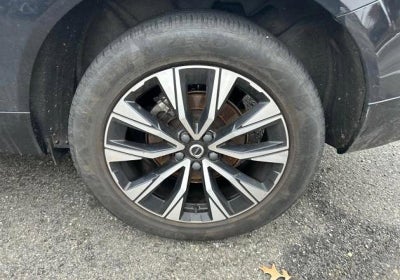 2023 Volvo XC60 B5 AWD Plus Dark Theme