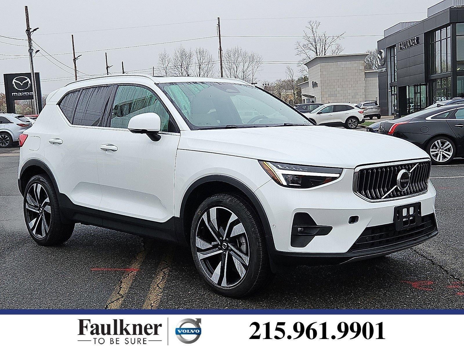 2023 Volvo XC40 B5 AWD Ultimate Bright Theme