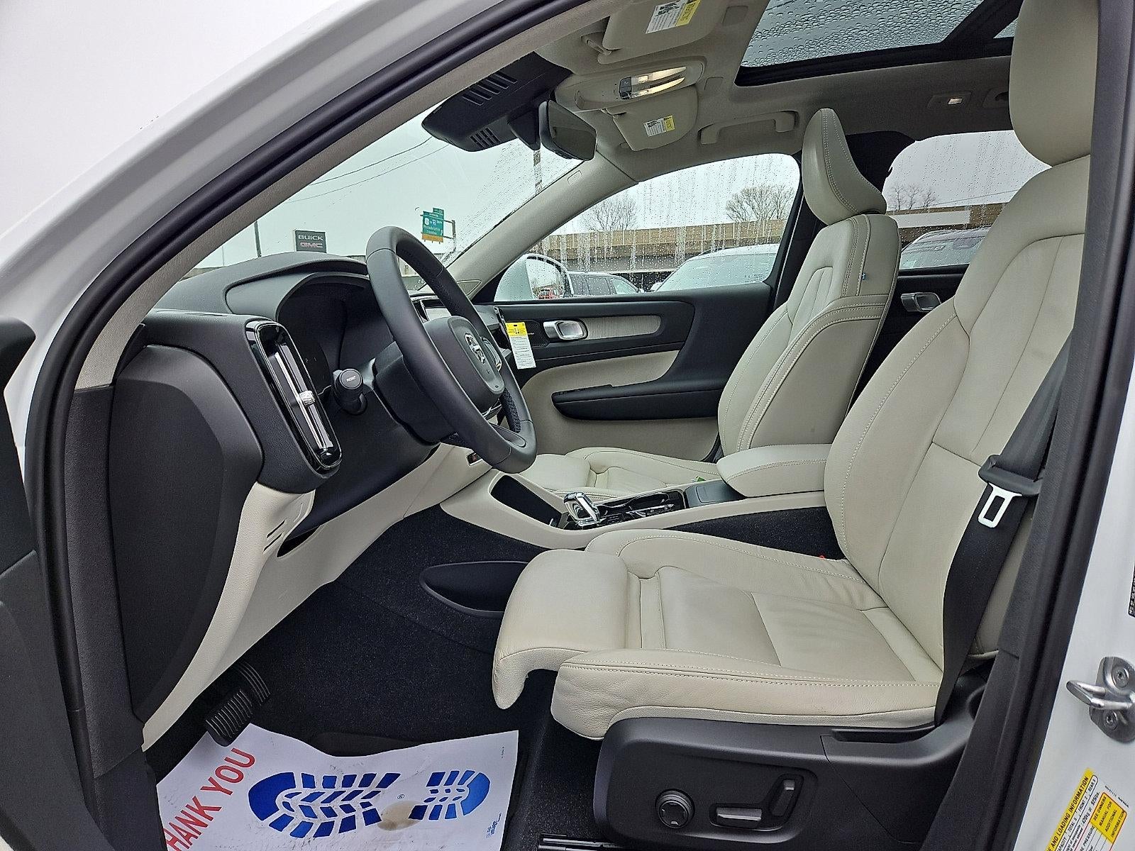 2023 Volvo XC40 B5 AWD Ultimate Bright Theme