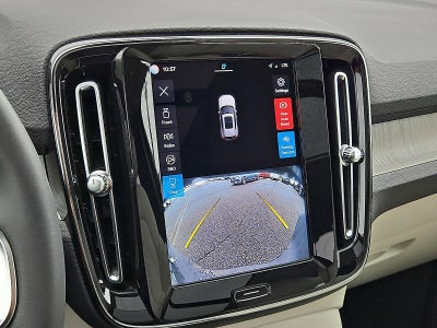 2023 Volvo XC40 B5 AWD Ultimate Bright Theme