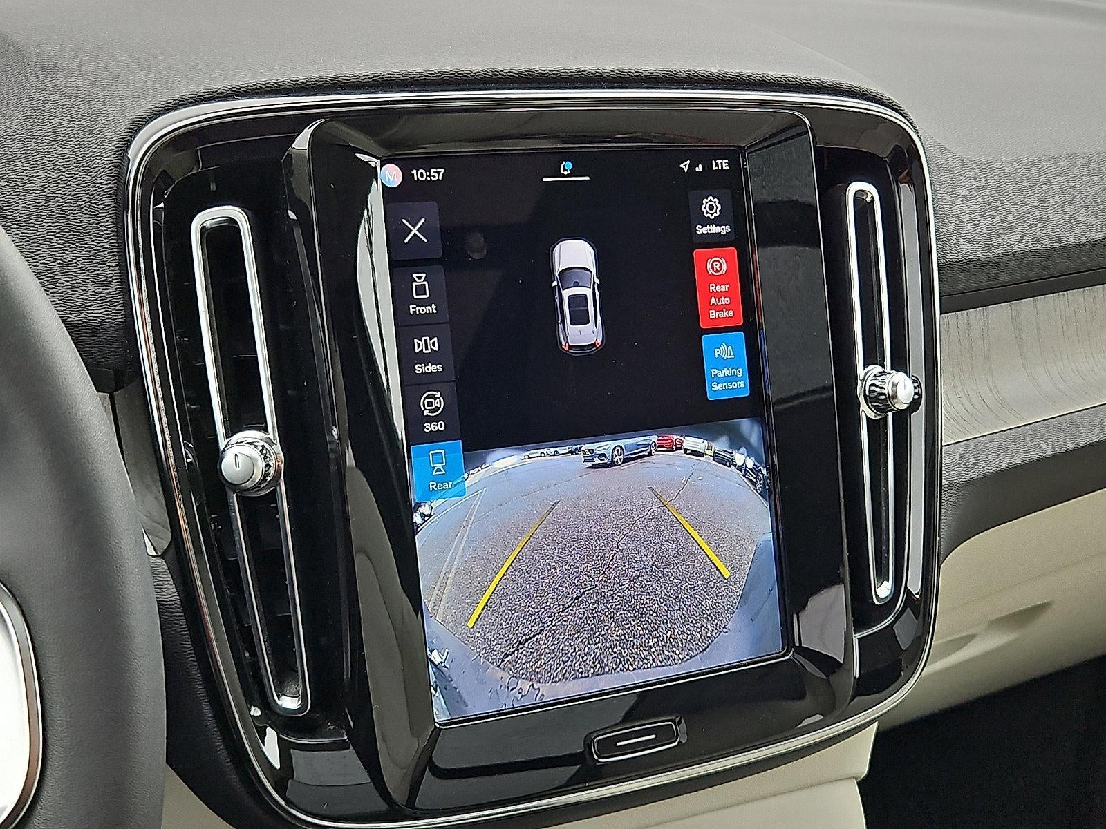 2023 Volvo XC40 B5 AWD Ultimate Bright Theme