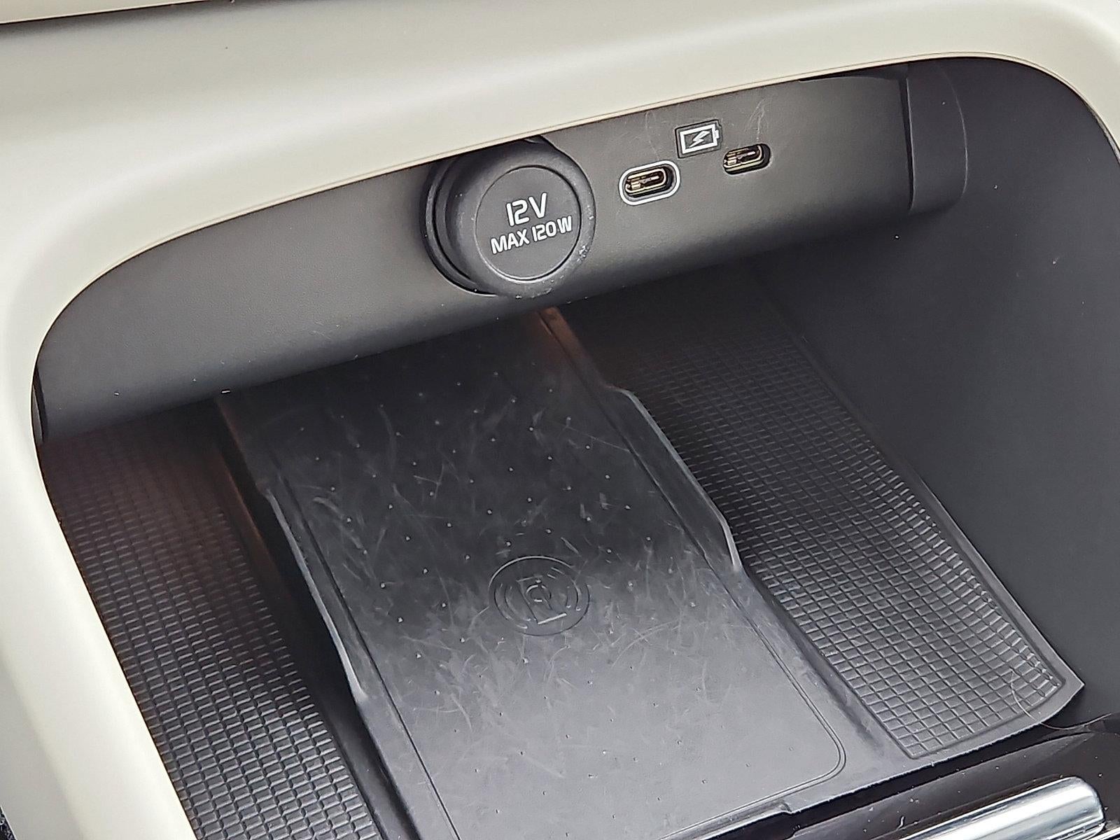 2023 Volvo XC40 B5 AWD Ultimate Bright Theme