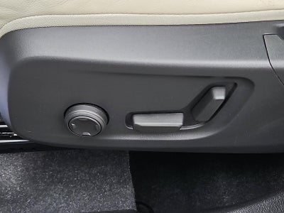 2023 Volvo XC40 B5 AWD Ultimate Bright Theme