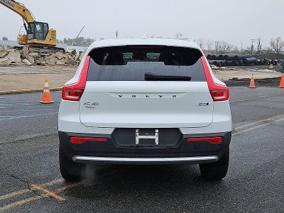 2023 Volvo XC40 B5 AWD Ultimate Bright Theme