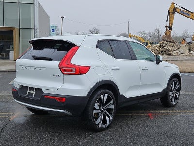 2023 Volvo XC40 B5 AWD Ultimate Bright Theme