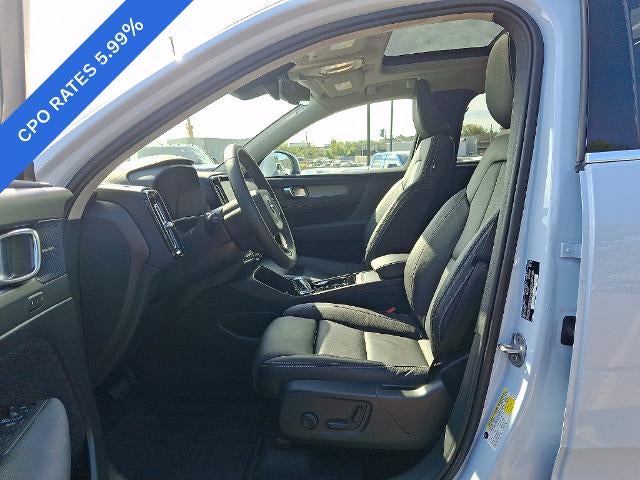 2024 Volvo XC40 B5 AWD Plus Bright Theme
