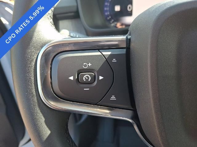 2024 Volvo XC40 B5 AWD Plus Bright Theme