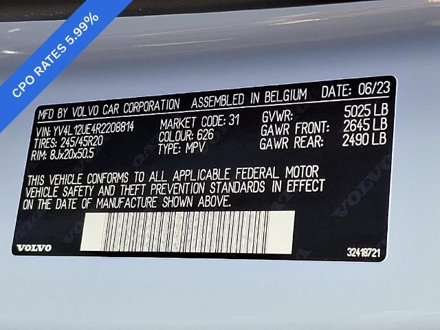 2024 Volvo XC40 B5 AWD Plus Bright Theme