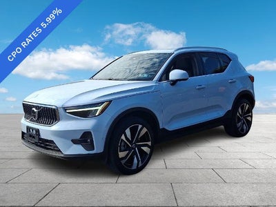 2024 Volvo XC40 B5 AWD Plus Bright Theme