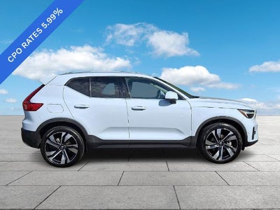 2024 Volvo XC40 B5 AWD Plus Bright Theme