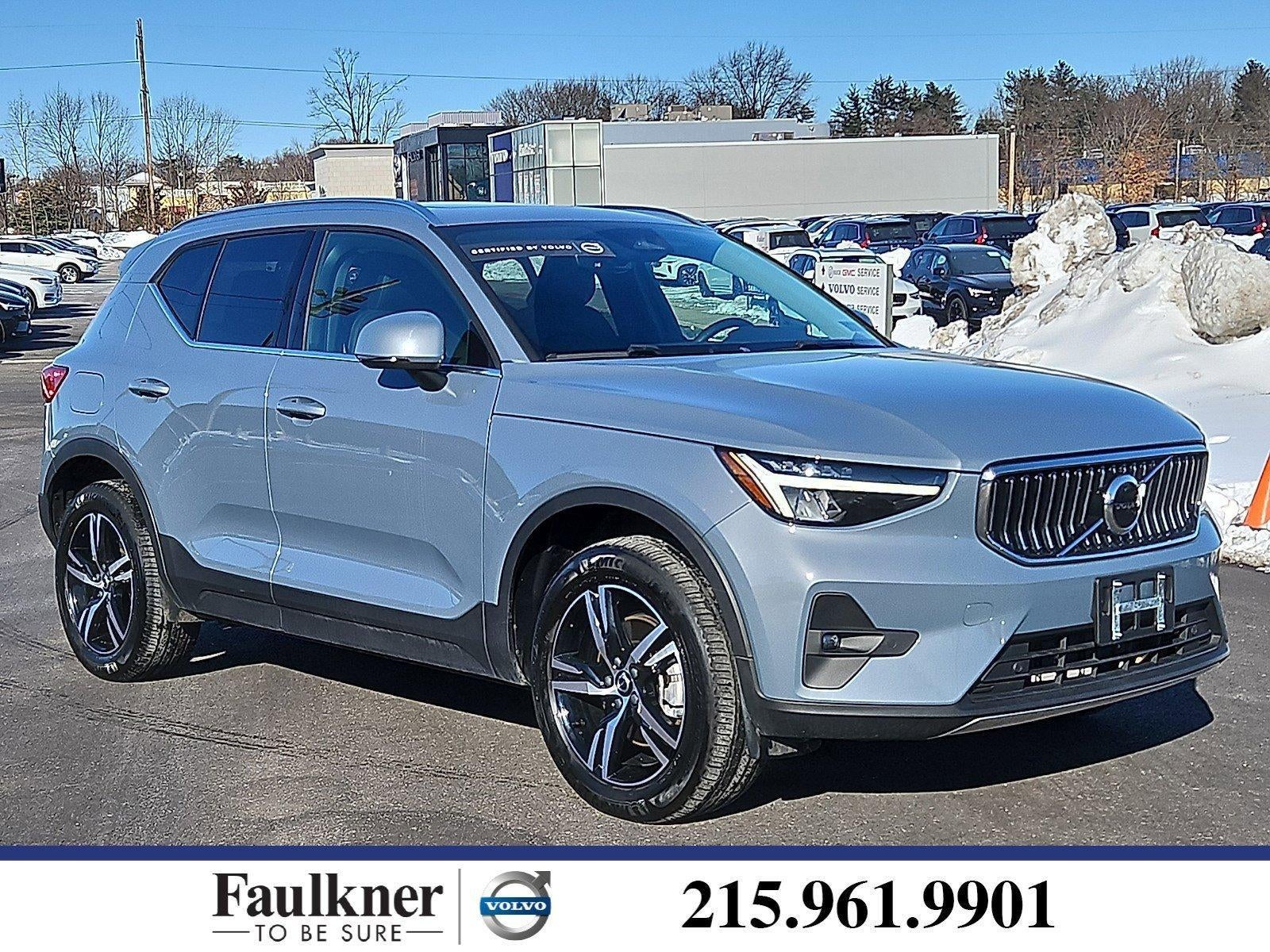 2023 Volvo XC40 B5 AWD Plus Bright Theme