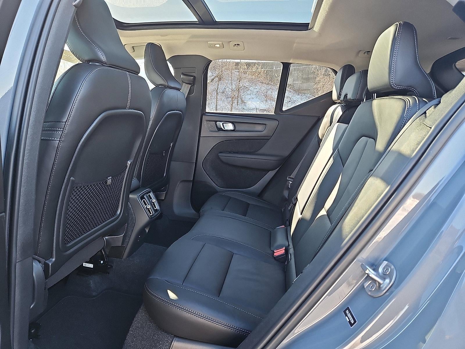 2023 Volvo XC40 B5 AWD Plus Bright Theme