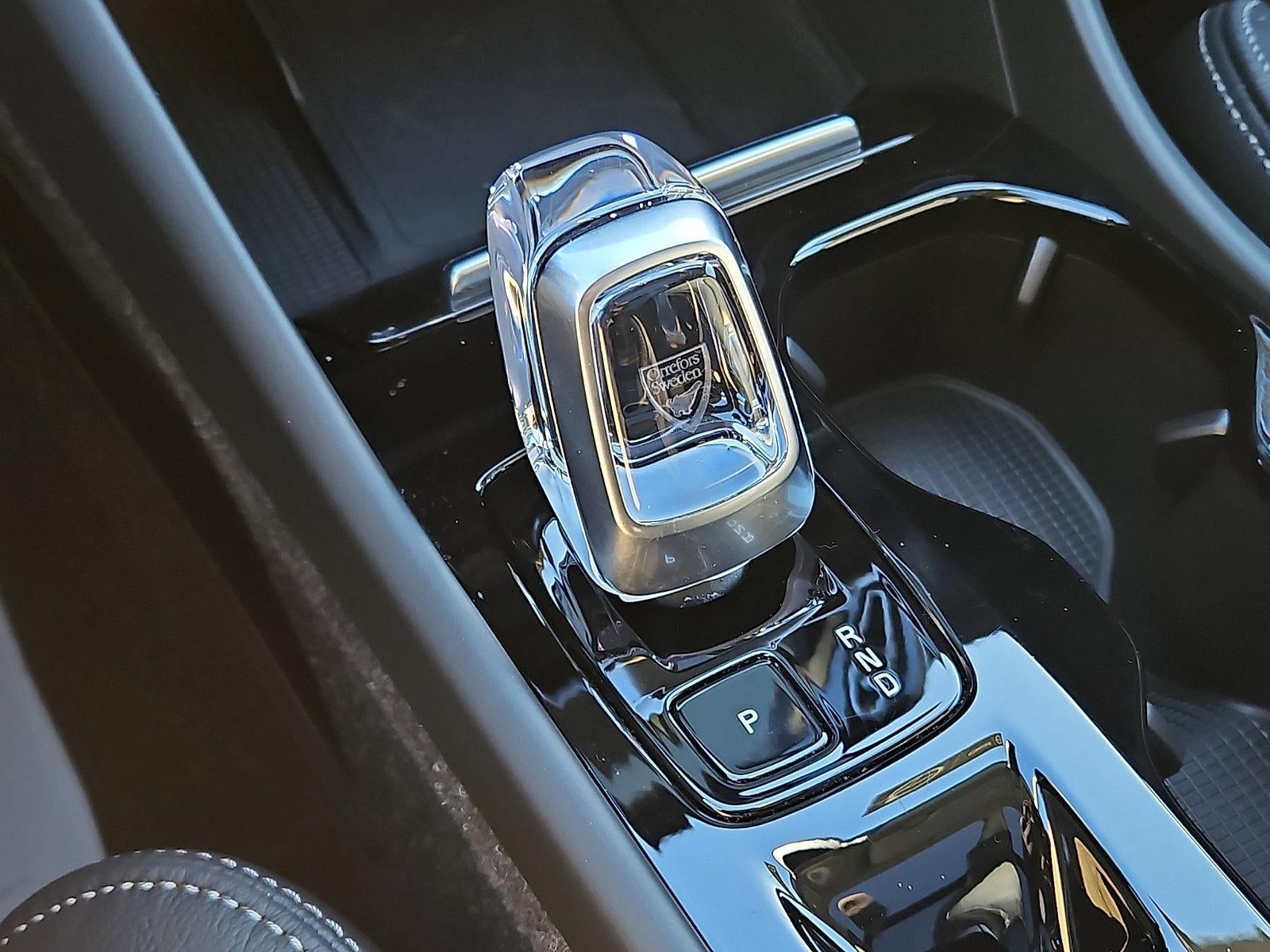 2023 Volvo XC40 B5 AWD Plus Bright Theme