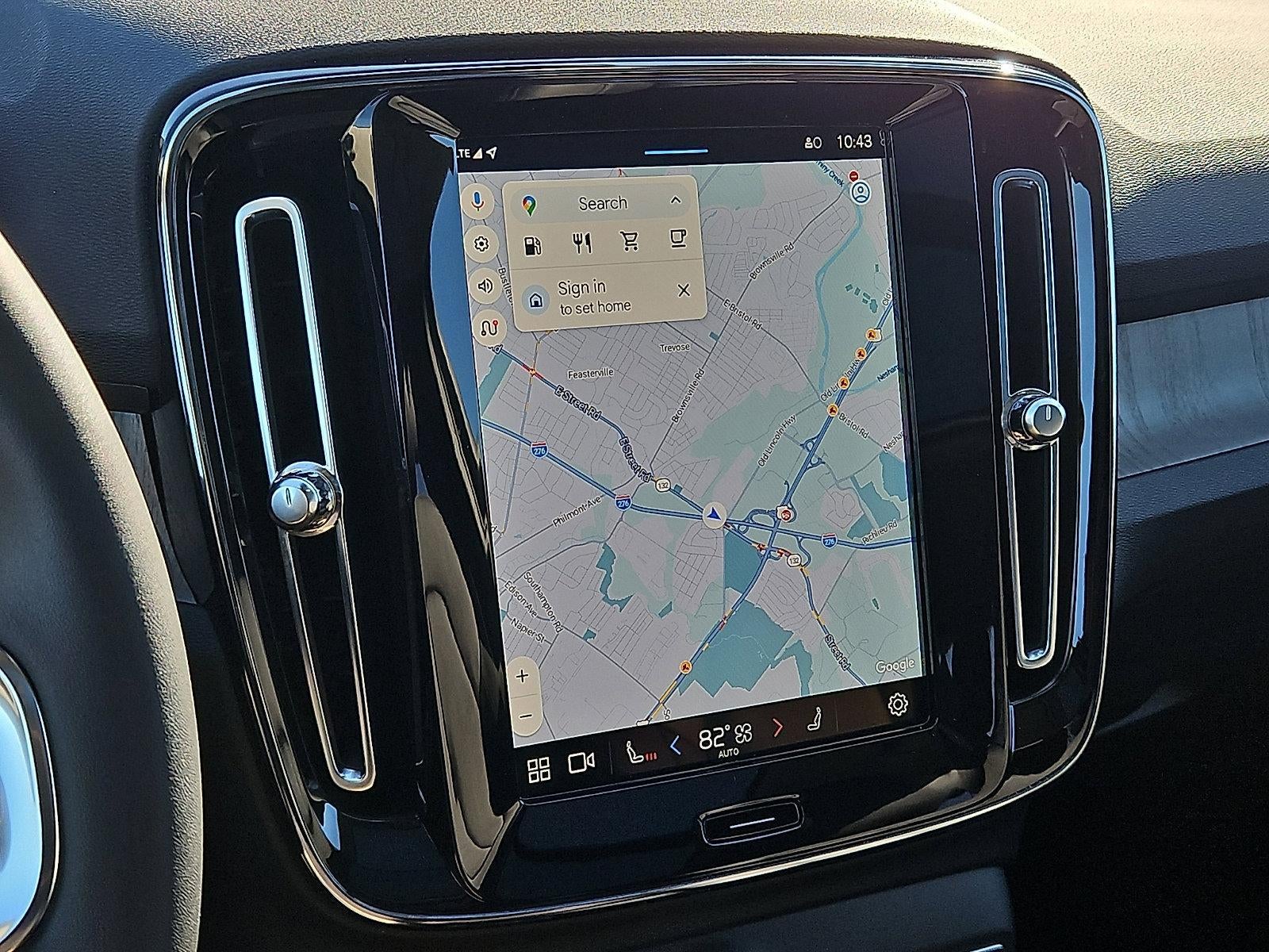 2023 Volvo XC40 B5 AWD Plus Bright Theme