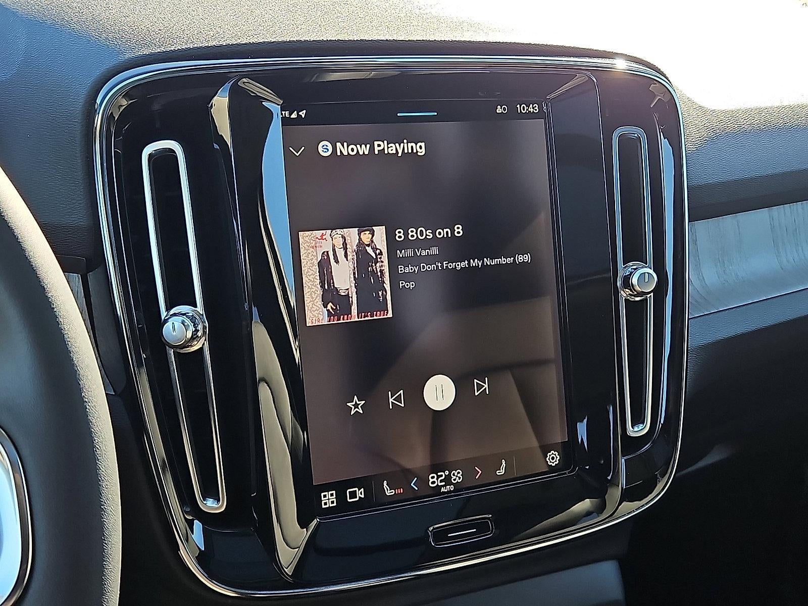 2023 Volvo XC40 B5 AWD Plus Bright Theme