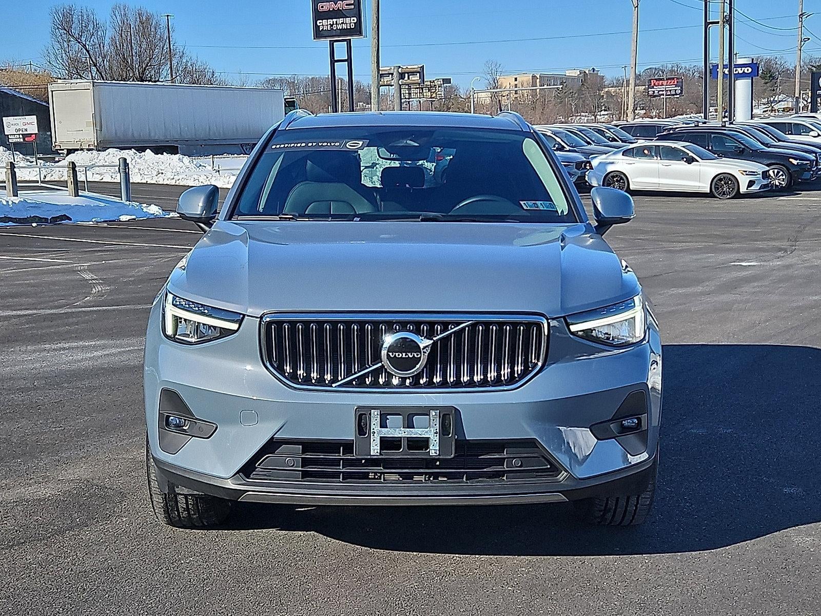 2023 Volvo XC40 B5 AWD Plus Bright Theme