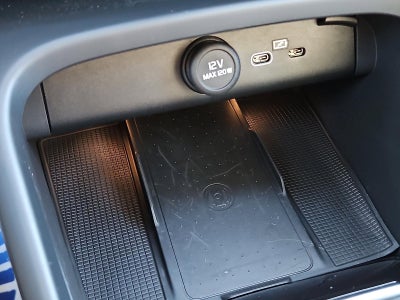 2023 Volvo XC40 B5 AWD Plus Bright Theme