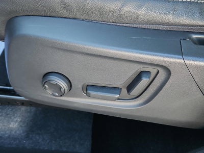 2023 Volvo XC40 B5 AWD Plus Bright Theme