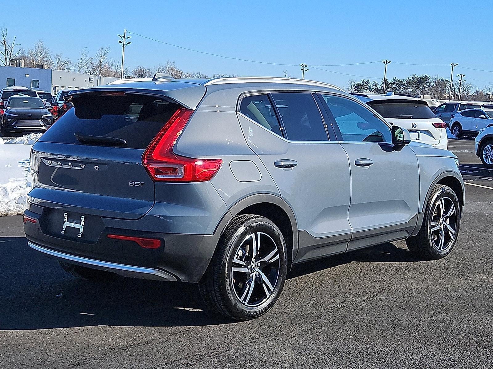 2023 Volvo XC40 B5 AWD Plus Bright Theme