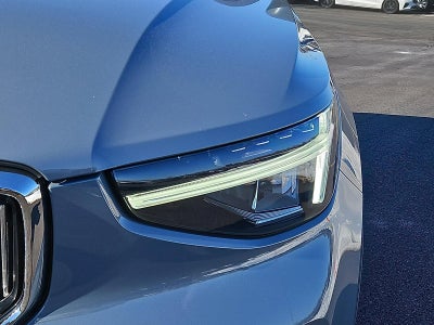 2023 Volvo XC40 B5 AWD Plus Bright Theme