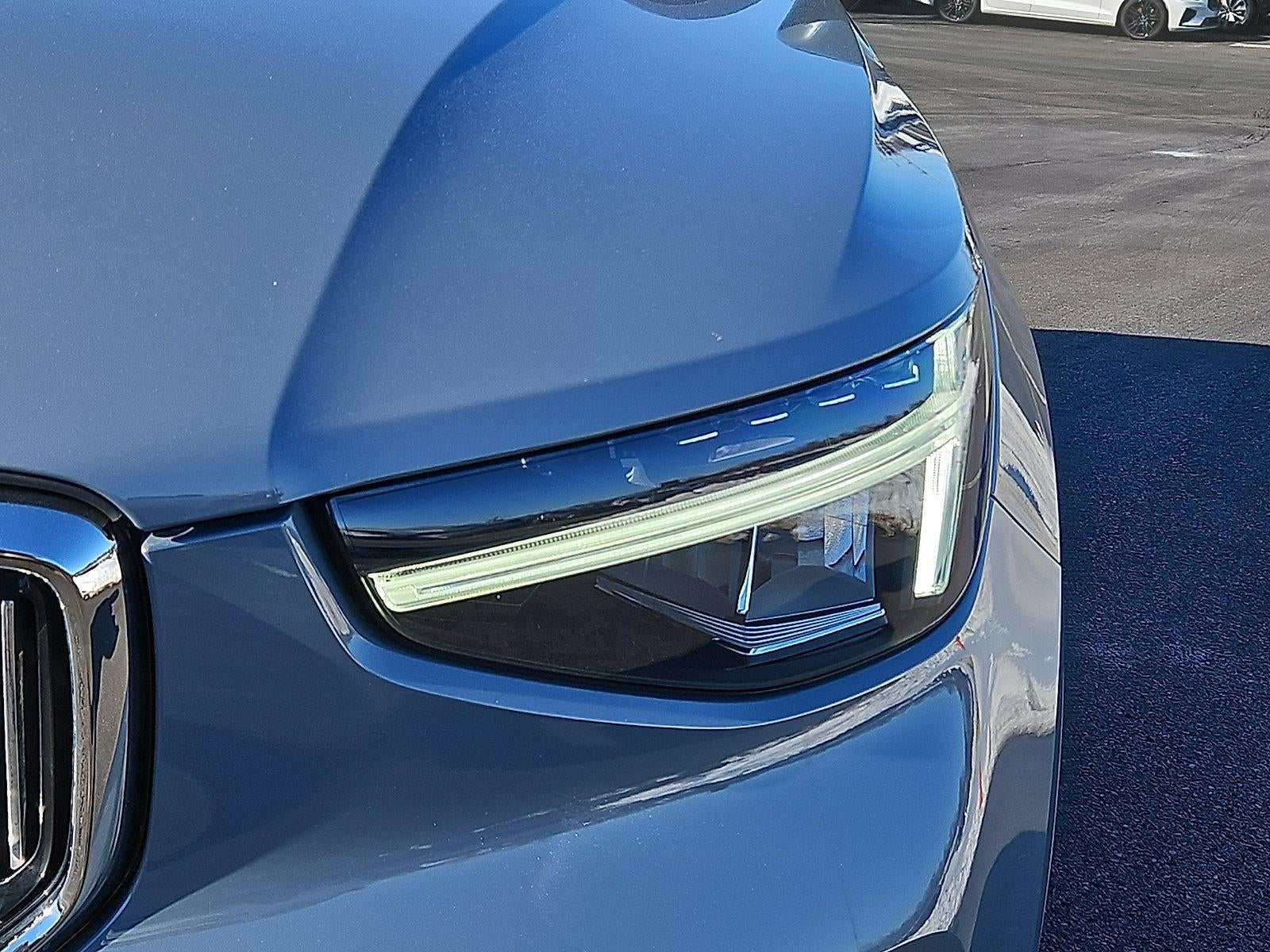 2023 Volvo XC40 B5 AWD Plus Bright Theme