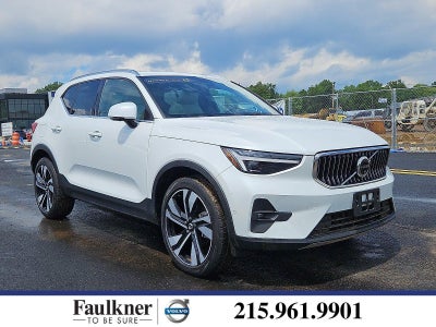 2024 Volvo XC40 B5 AWD Ultimate Bright Theme
