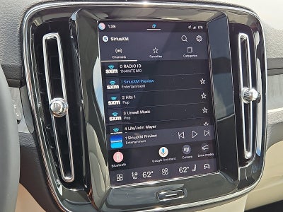 2024 Volvo XC40 B5 AWD Ultimate Bright Theme