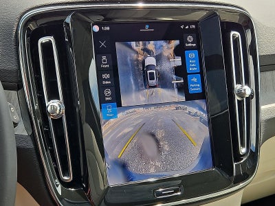 2024 Volvo XC40 B5 AWD Ultimate Bright Theme