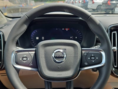 2024 Volvo XC40 B5 AWD Ultimate Bright Theme