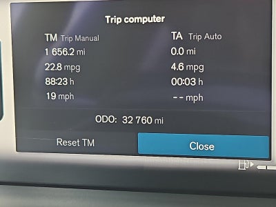 2024 Volvo XC40 B5 AWD Ultimate Bright Theme