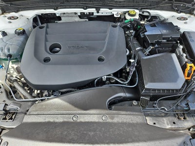 2024 Volvo XC40 B5 AWD Ultimate Bright Theme