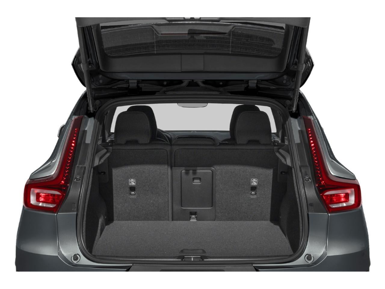2024 Volvo XC40 B5 AWD Ultimate Bright Theme