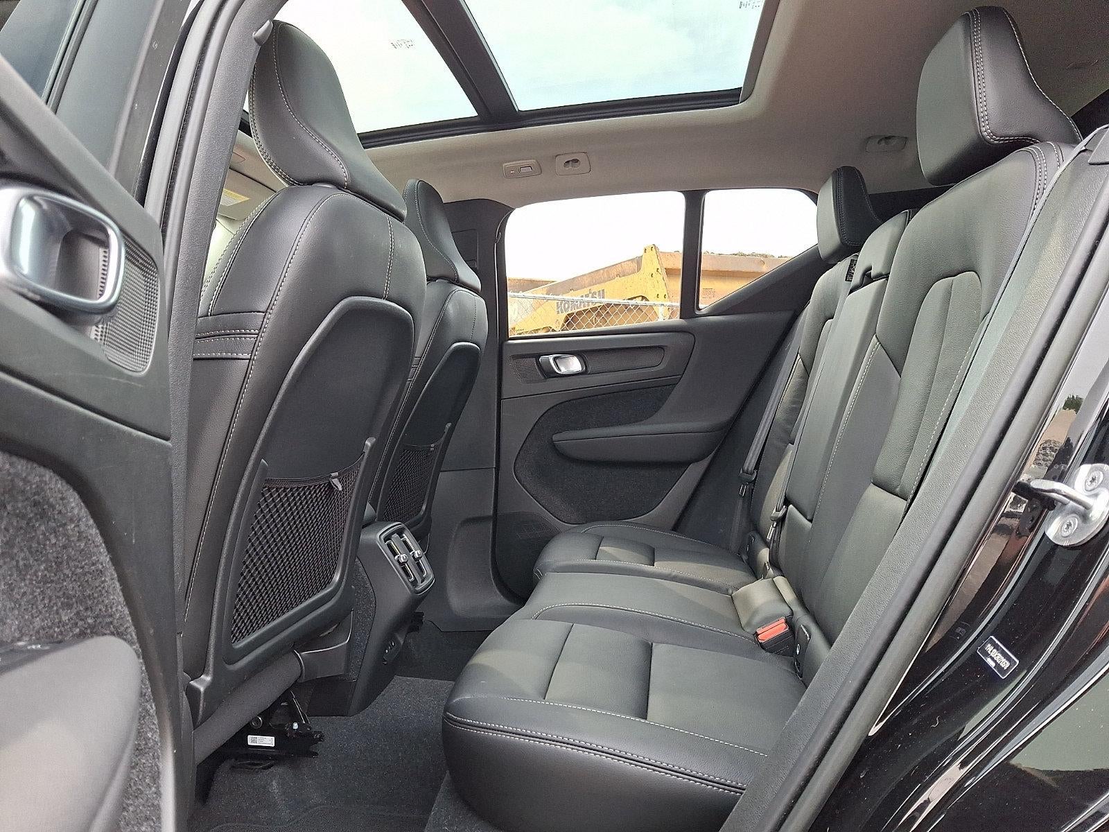 2024 Volvo XC40 B5 AWD Core Bright Theme