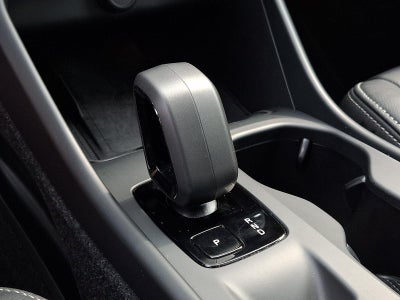 2024 Volvo XC40 B5 AWD Core Bright Theme