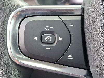 2024 Volvo XC40 B5 AWD Core Bright Theme