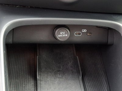 2024 Volvo XC40 B5 AWD Core Bright Theme