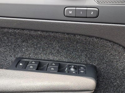 2024 Volvo XC40 B5 AWD Core Bright Theme