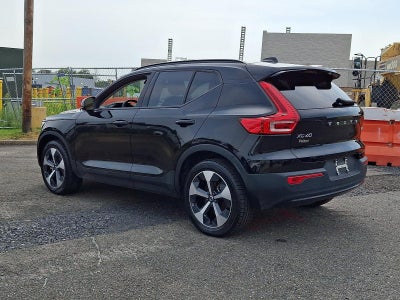 2024 Volvo XC40 B5 AWD Core Bright Theme