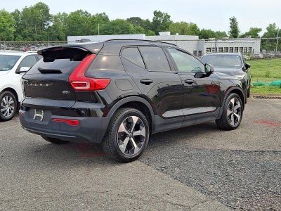 2024 Volvo XC40 B5 AWD Core Bright Theme