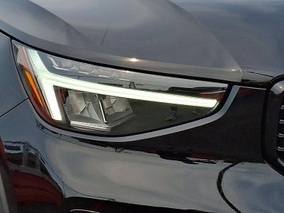 2024 Volvo XC40 B5 AWD Core Bright Theme